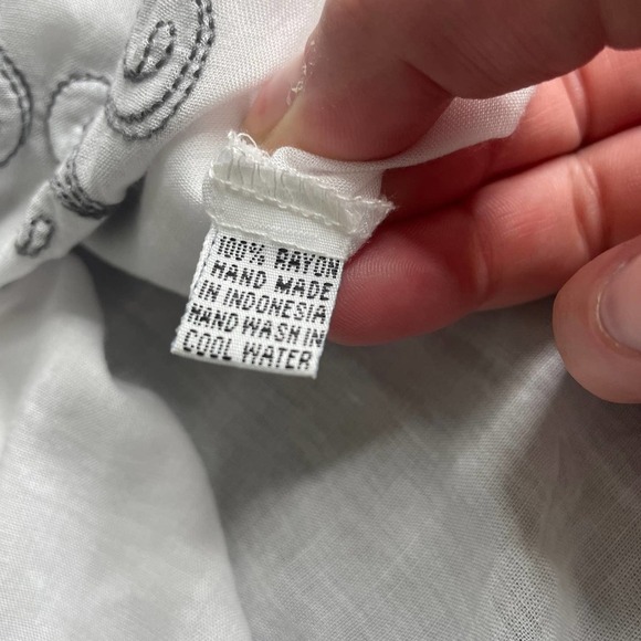 North Shore White Flowy Boho Embroidered Long Sleeve Tunic Top Shirt One Size - Picture 11 of 11